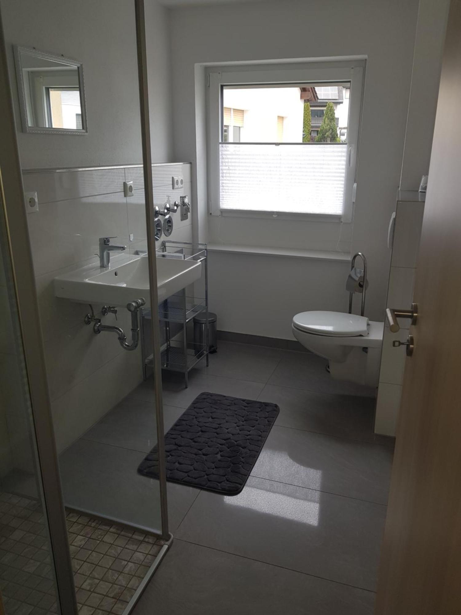 Ganze Monteurswohnung Mit 2 Schlafzimmern 90 Qm